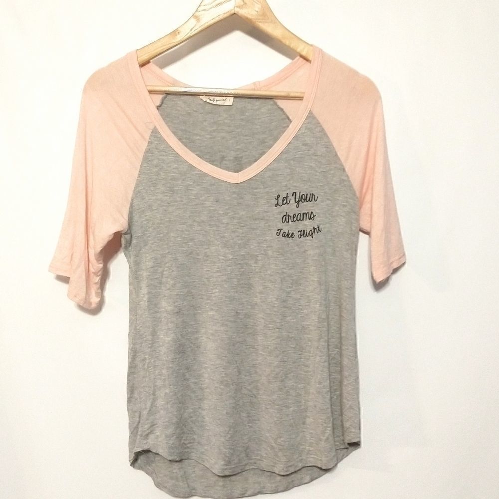 Daily Specials Graphic baseball tee pink gray